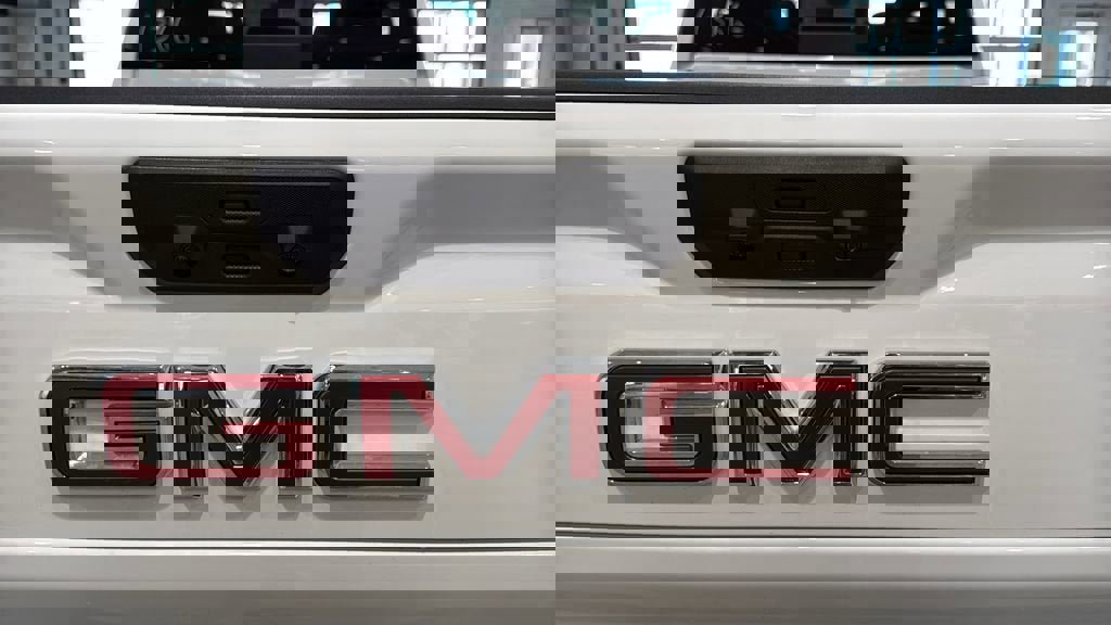 New 2026 GMC Sierra 2500 AT4X image 9
