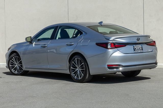 Used 2025 Lexus ES 300h w/ Premium Package image 3