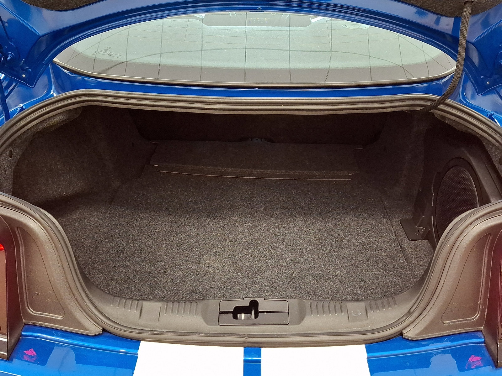 Used 2020 Ford Mustang Shelby GT500 w/ Carbon Fiber Track Pack image 24