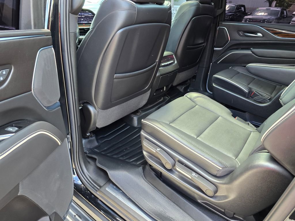 Used 2022 Cadillac Escalade ESV Premium Luxury image 33