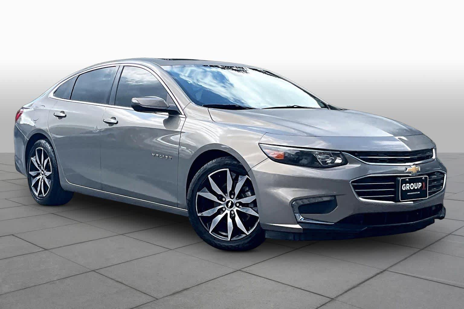 Used 2017 Chevrolet Malibu LT w/ Leather Package FWD image 3