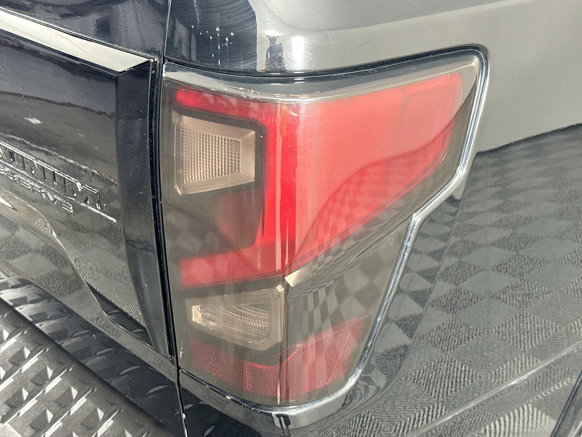 Used 2021 Nissan Titan Platinum Reserve w/ Moonroof Package AWD/4WD image 32