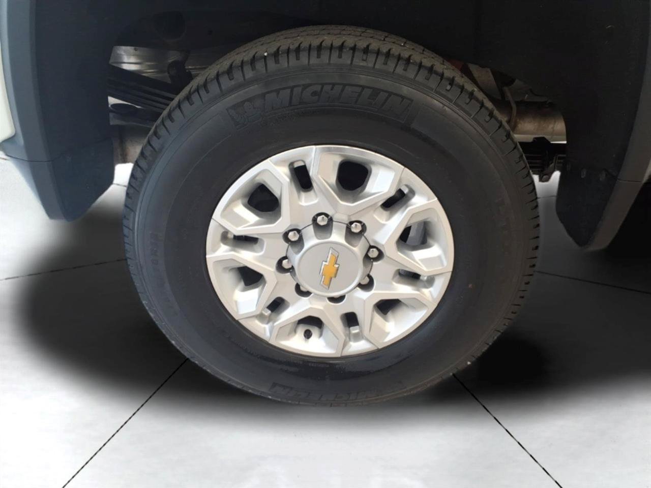 Used 2024 Chevrolet Silverado 2500 LTZ w/ LTZ Convenience Package AWD/4WD image 31