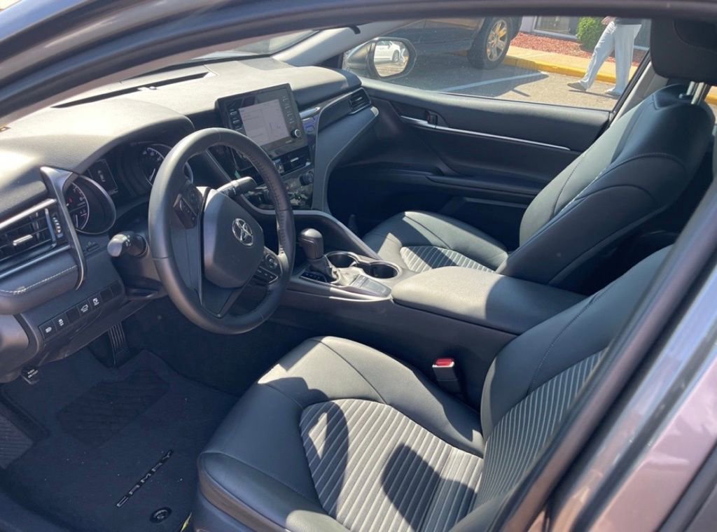 Used 2023 Toyota Camry SE image 10