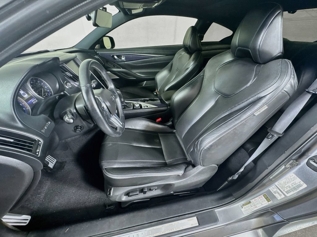 Used 2017 INFINITI Q60 Red Sport 400 AWD/4WD image 24