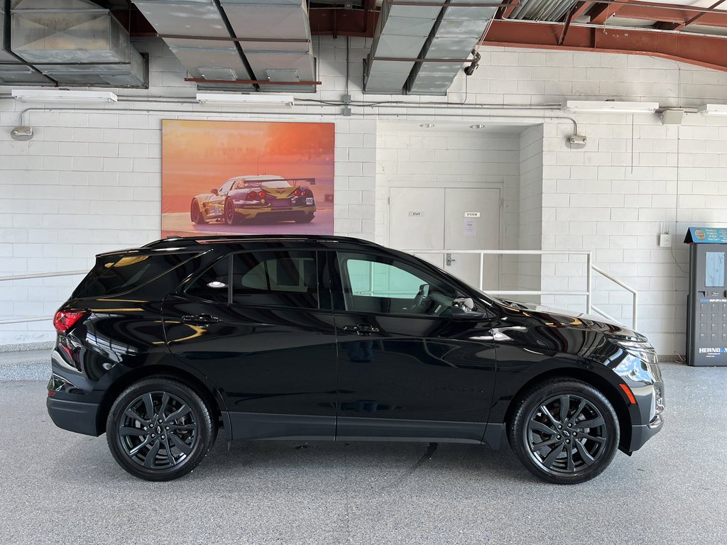 Used 2023 Chevrolet Equinox RS FWD image 12
