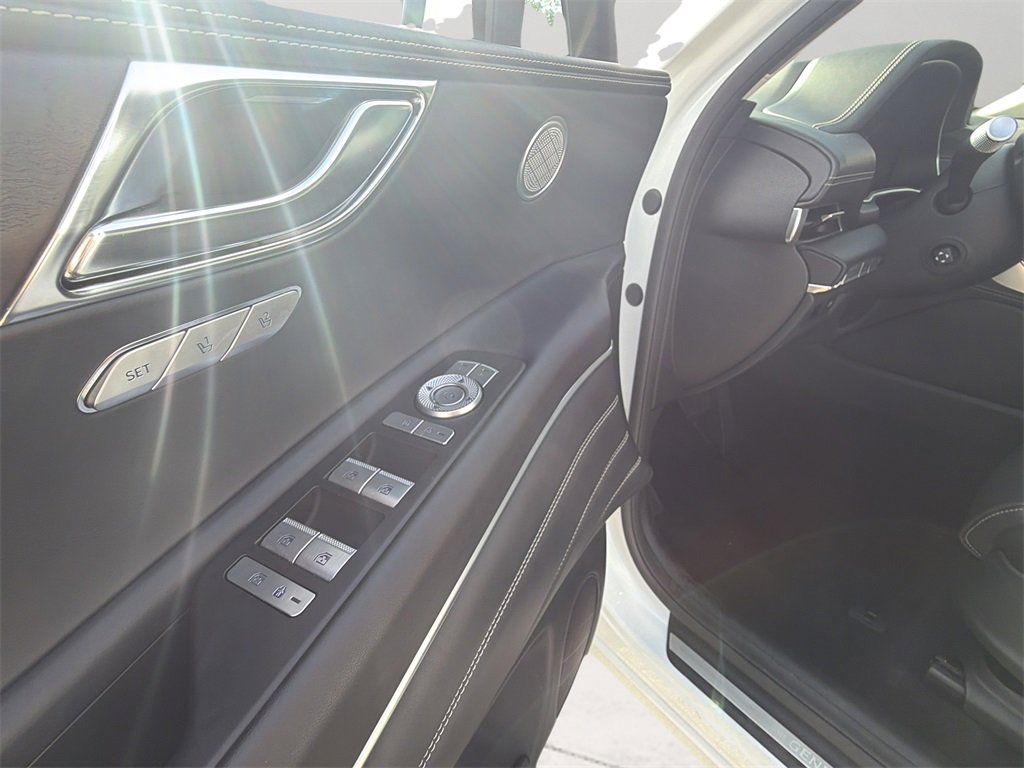 Used 2024 Genesis GV80 3.5T image 6