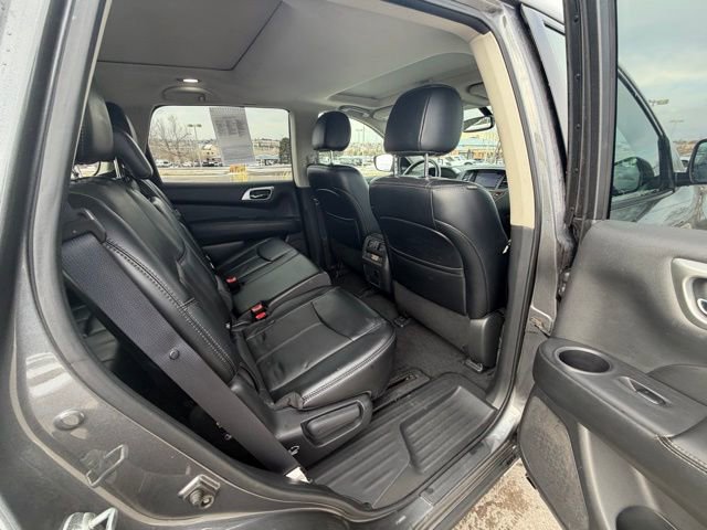 Used 2017 Nissan Pathfinder Platinum image 28