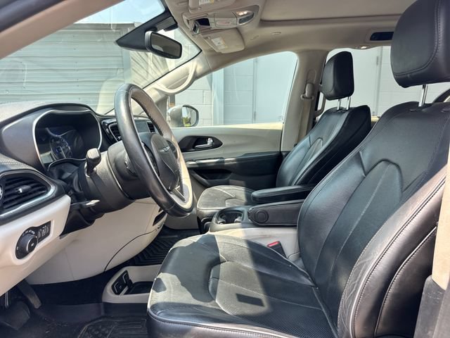 Used 2020 Chrysler Pacifica Limited FWD image 14