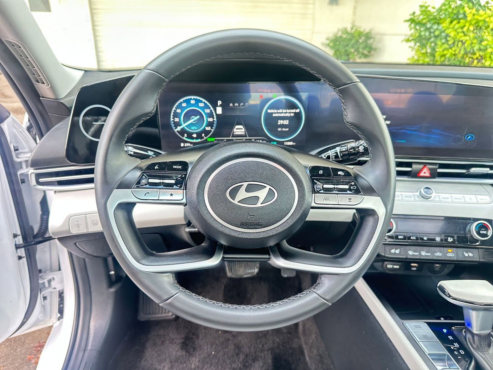 Used 2025 Hyundai Elantra Limited image 29