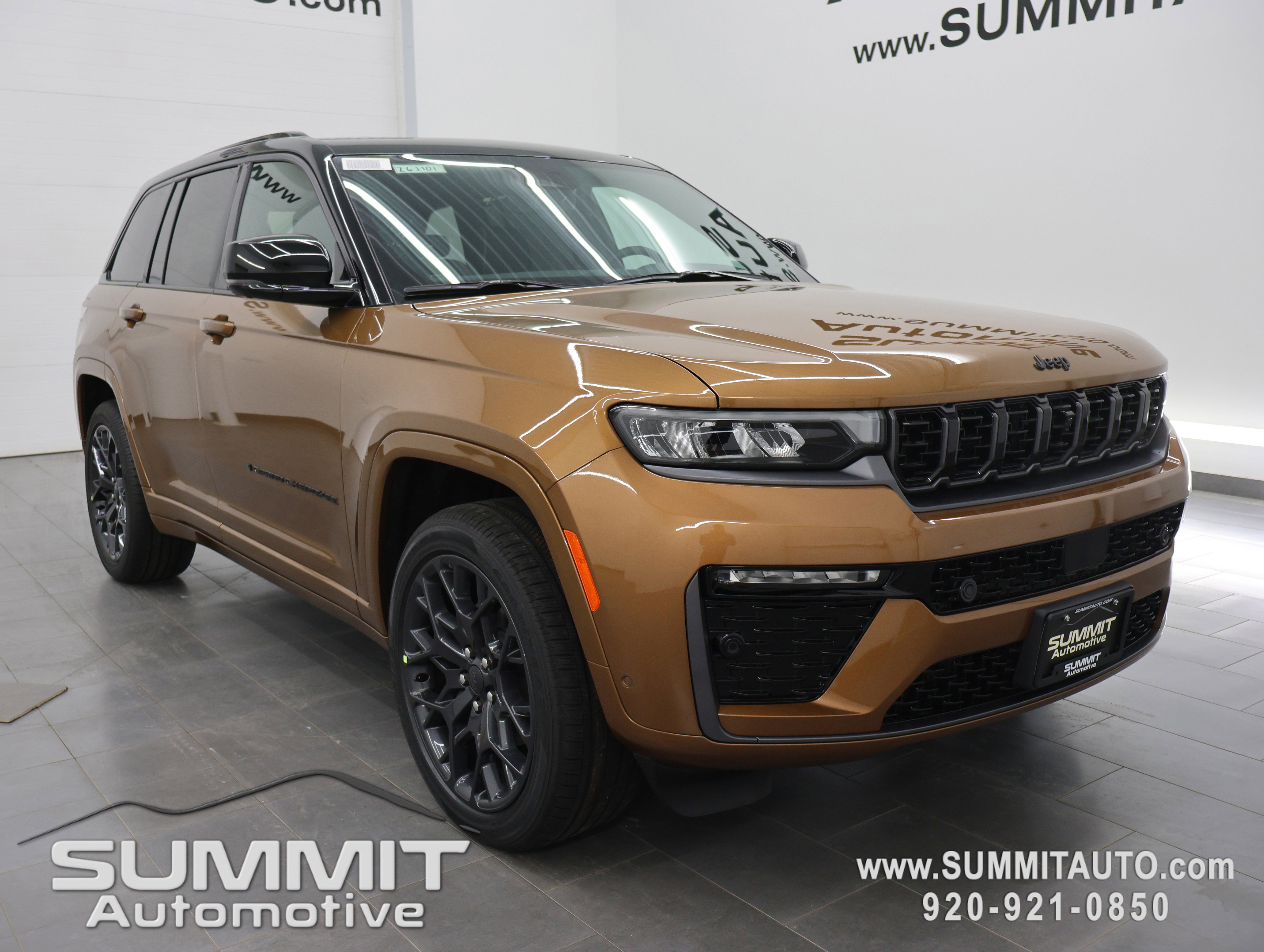 New 2026 Jeep Grand Cherokee Summit AWD/4WD image 2