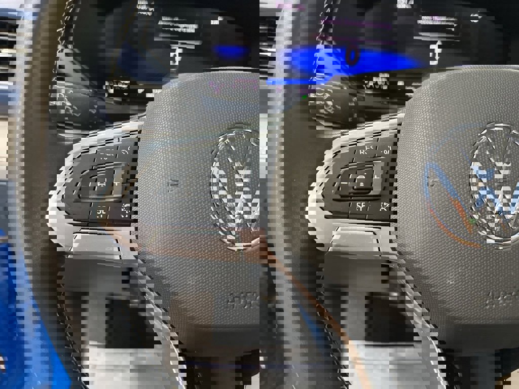 Used 2024 Volkswagen Taos SE image 38