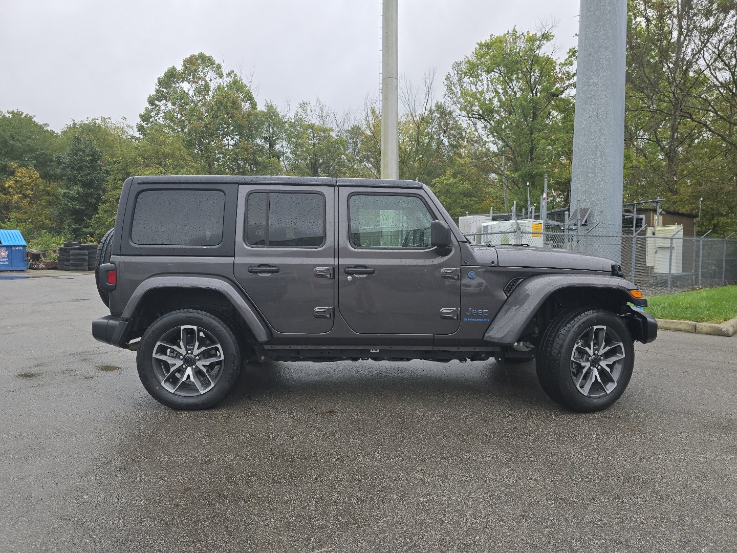 Used 2024 Jeep Wrangler Unlimited AWD/4WD image 14