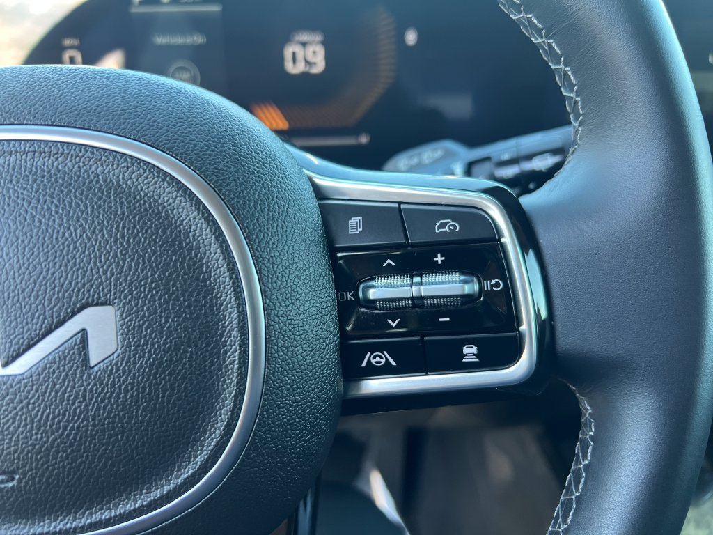 Certified 2025 Kia Sorento S AWD/4WD image 17
