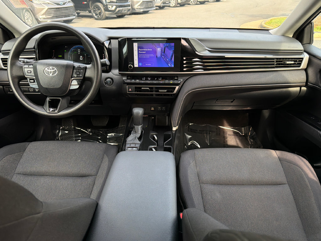 Used 2025 Toyota Camry LE FWD image 12