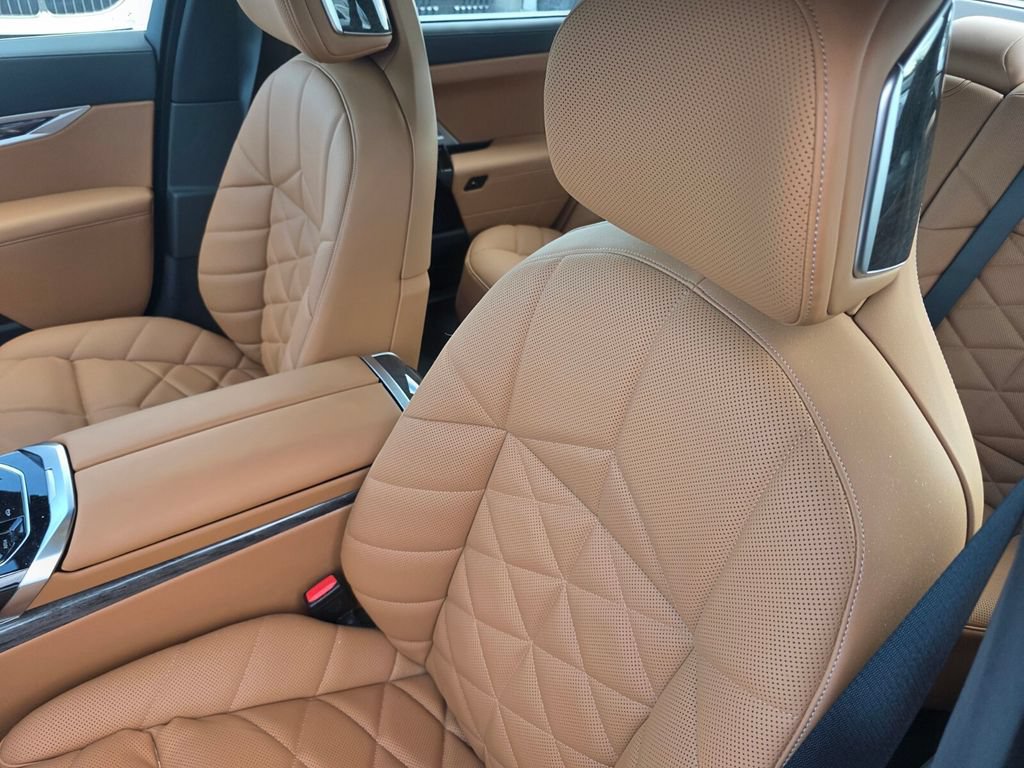 Certified 2023 BMW 740i w/ Parking Assistance Package RWD image 11