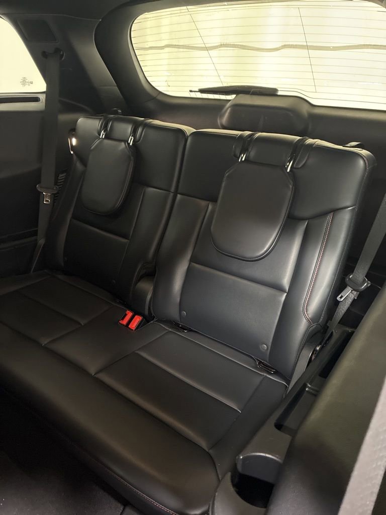 Used 2025 Ford Explorer ST-Line w/ ST-Line Street Pack AWD/4WD image 25
