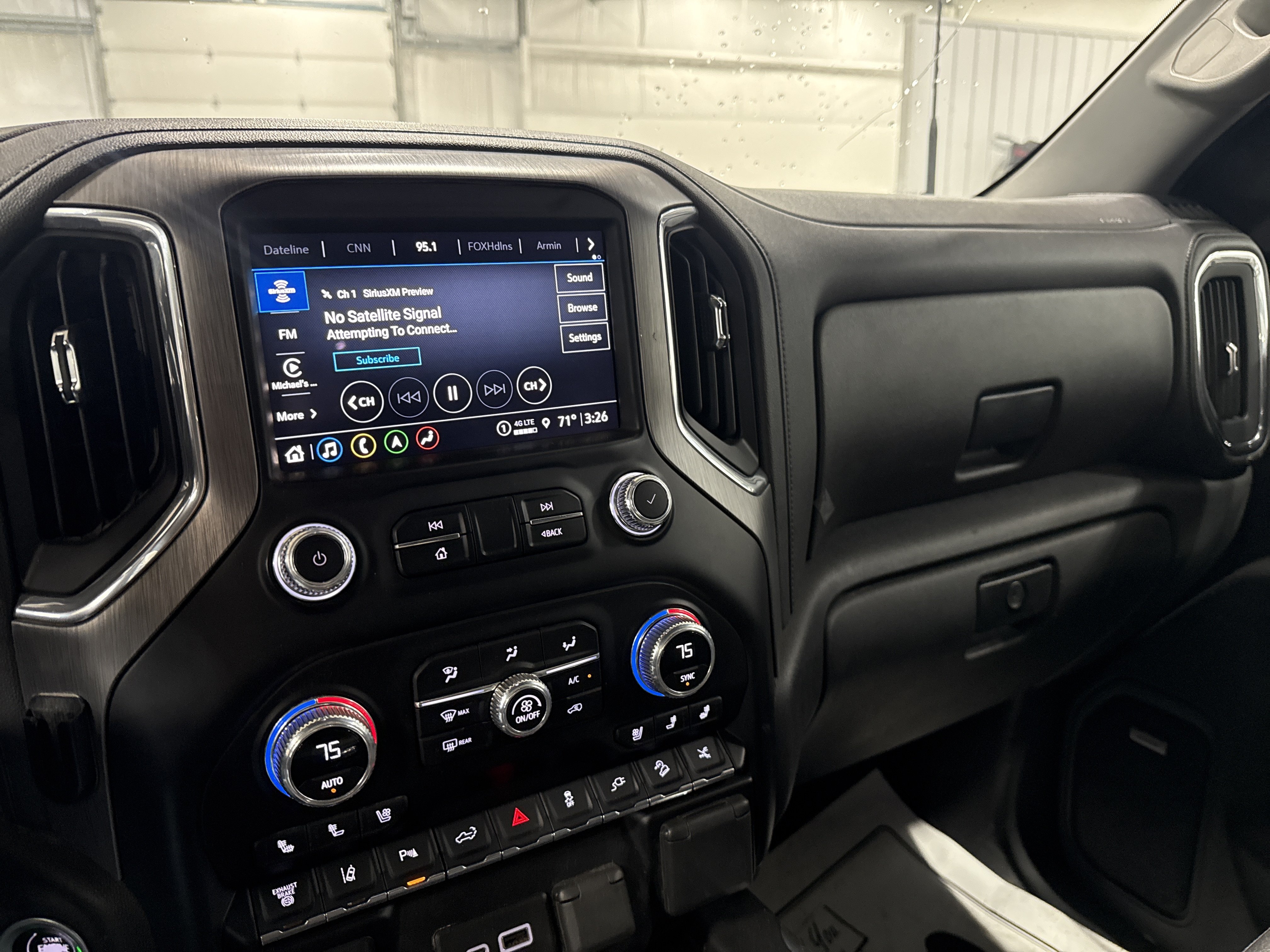 Used 2023 GMC Sierra 2500 Denali w/ Denali Black Diamond Edition AWD/4WD image 10