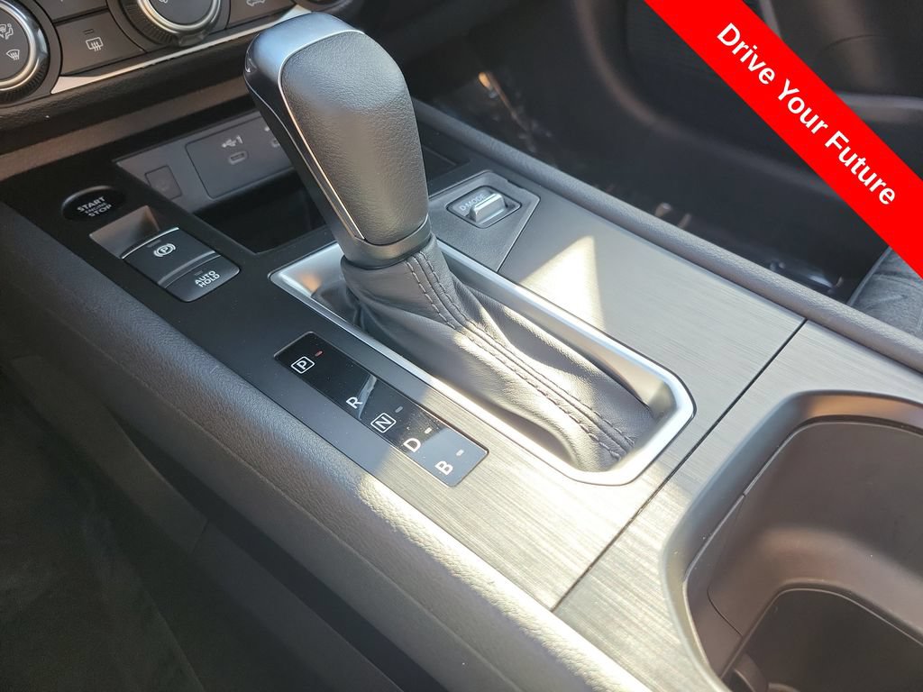 Used 2025 Nissan Kicks SV FWD image 14
