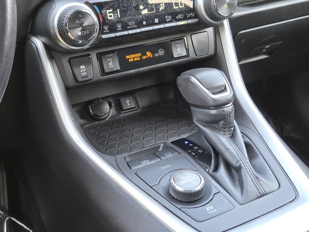 Used 2022 Toyota RAV4 XSE AWD/4WD image 36