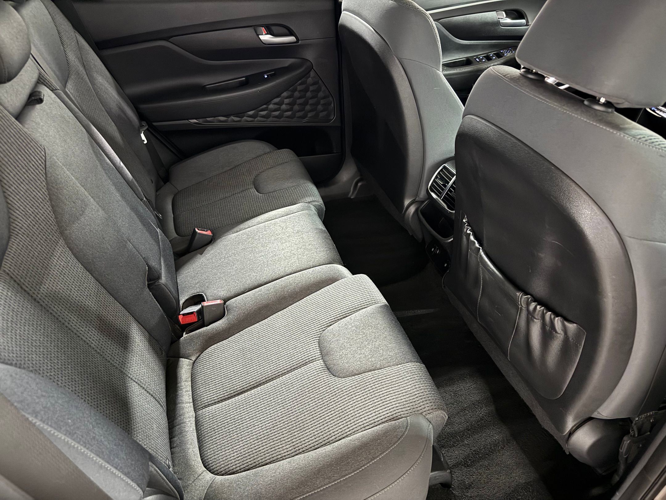 Used 2019 Hyundai Santa Fe SE image 34