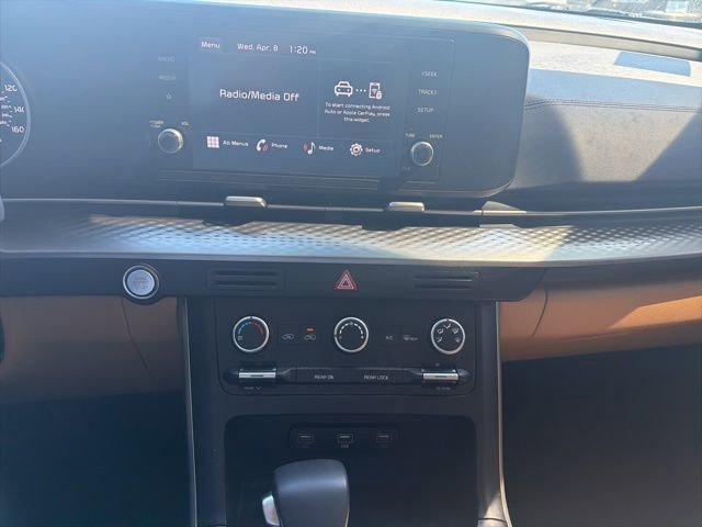 Used 2024 Kia Carnival LX image 7