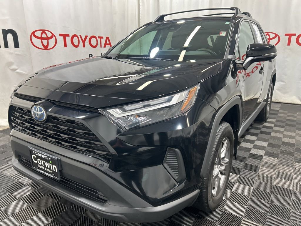 Used 2024 Toyota RAV4 LE AWD/4WD image 3
