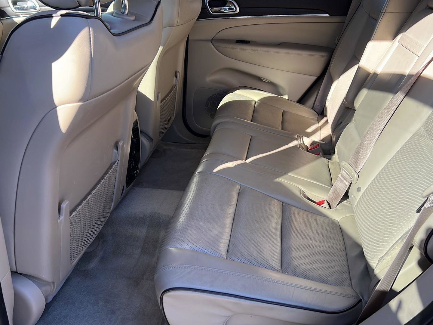 Used 2018 Jeep Grand Cherokee Overland image 16