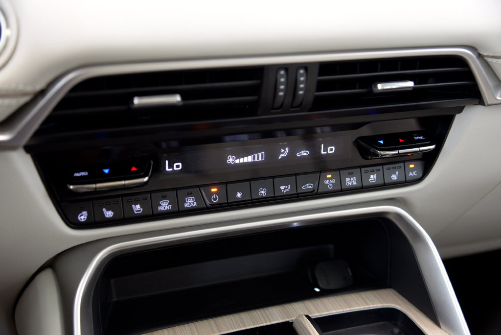 Certified 2024 MAZDA CX-90 Plug-In Hybrid w/ Premium Plus AWD/4WD image 24