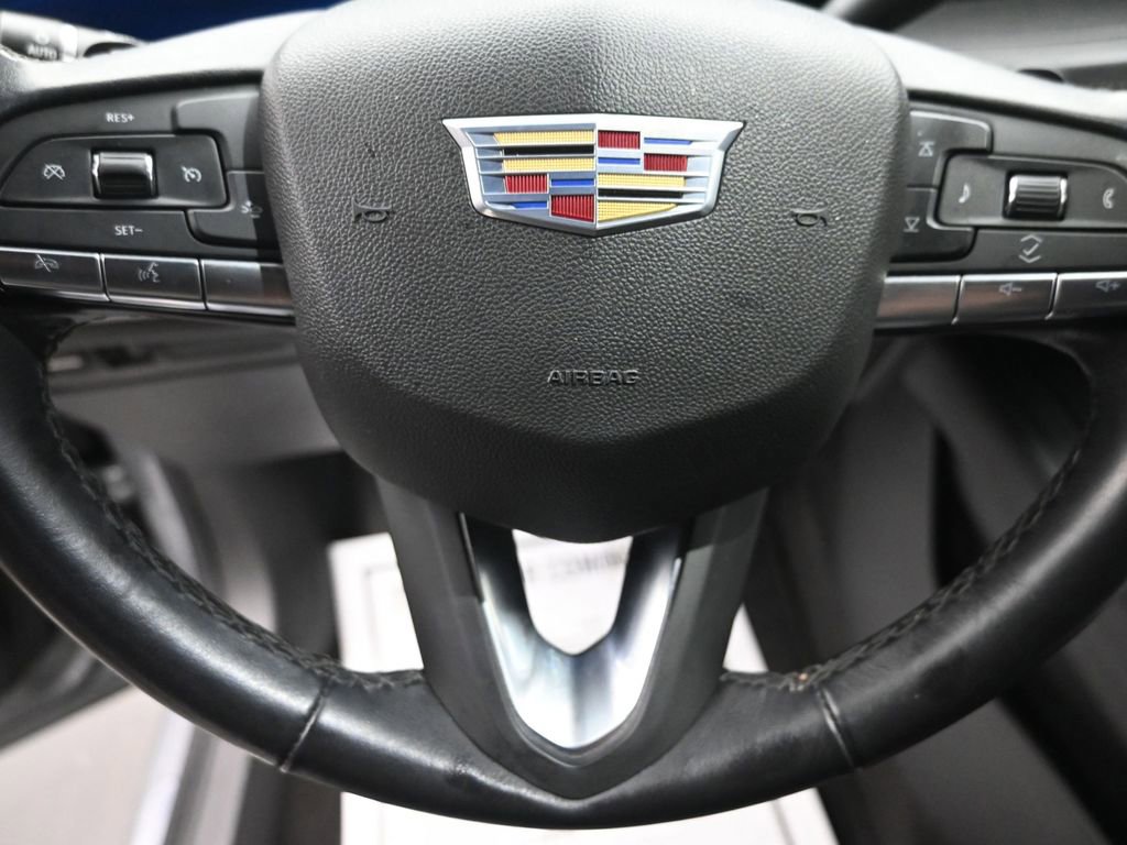 Used 2024 Cadillac XT4 Premium Luxury image 14