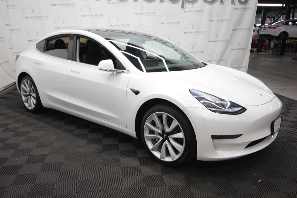 Used 2020 Tesla Model 3 Standard Range Plus RWD image 8