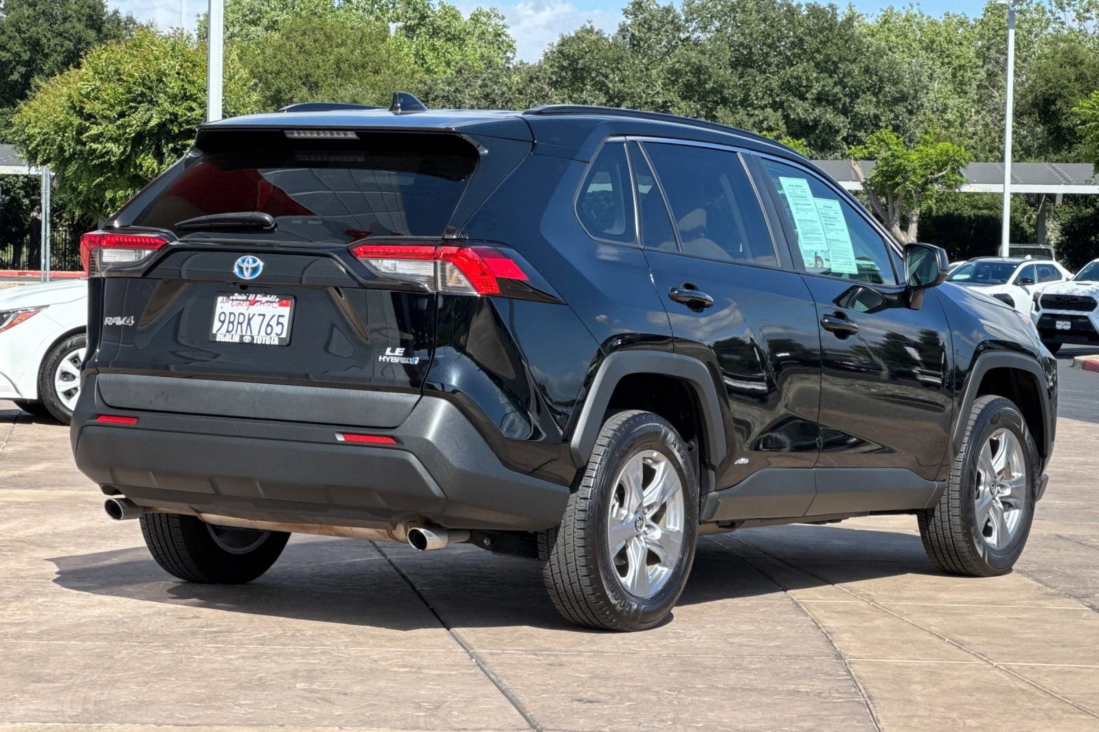 Certified 2022 Toyota RAV4 LE AWD/4WD image 4