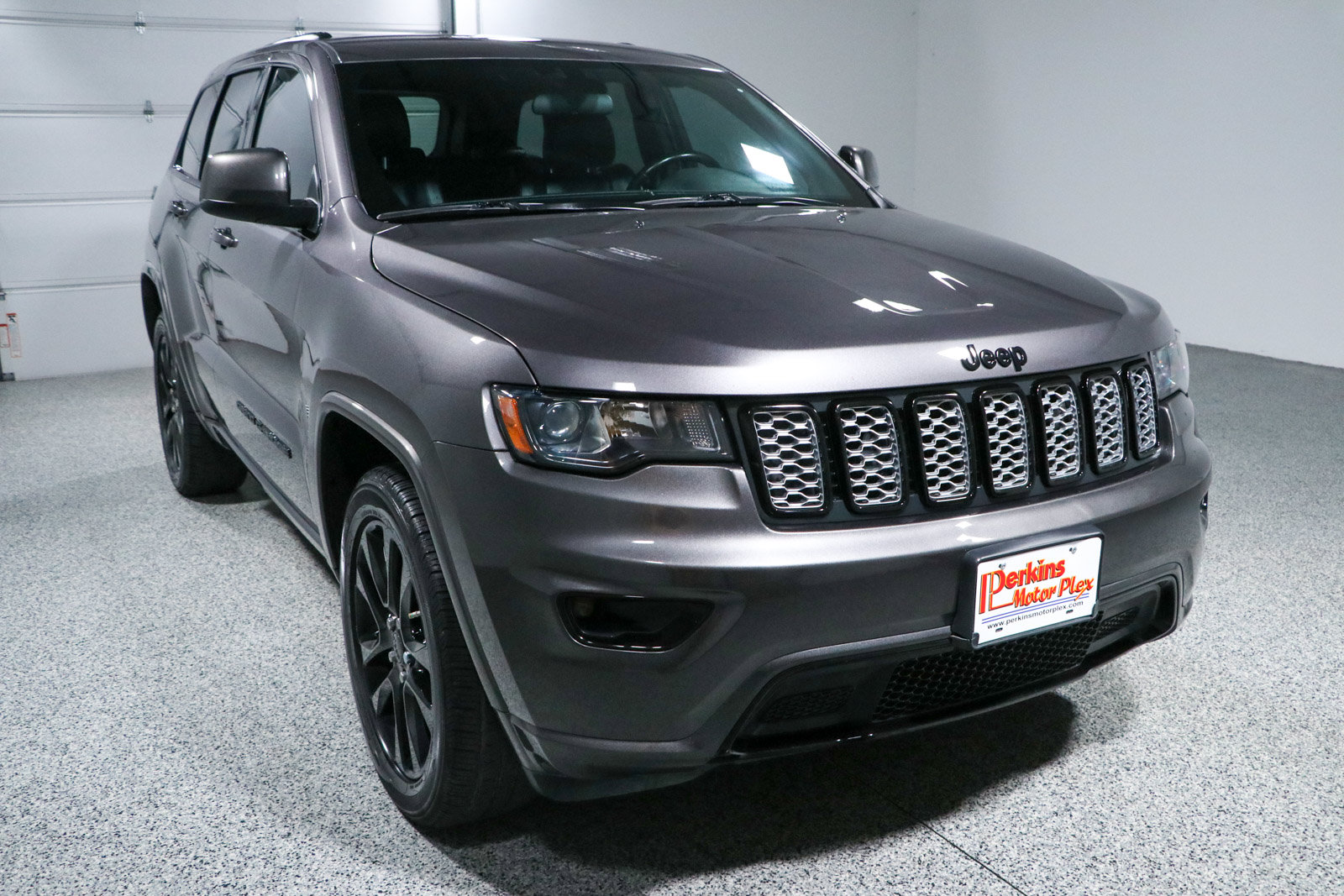 Used 2021 Jeep Grand Cherokee Laredo X RWD image 5