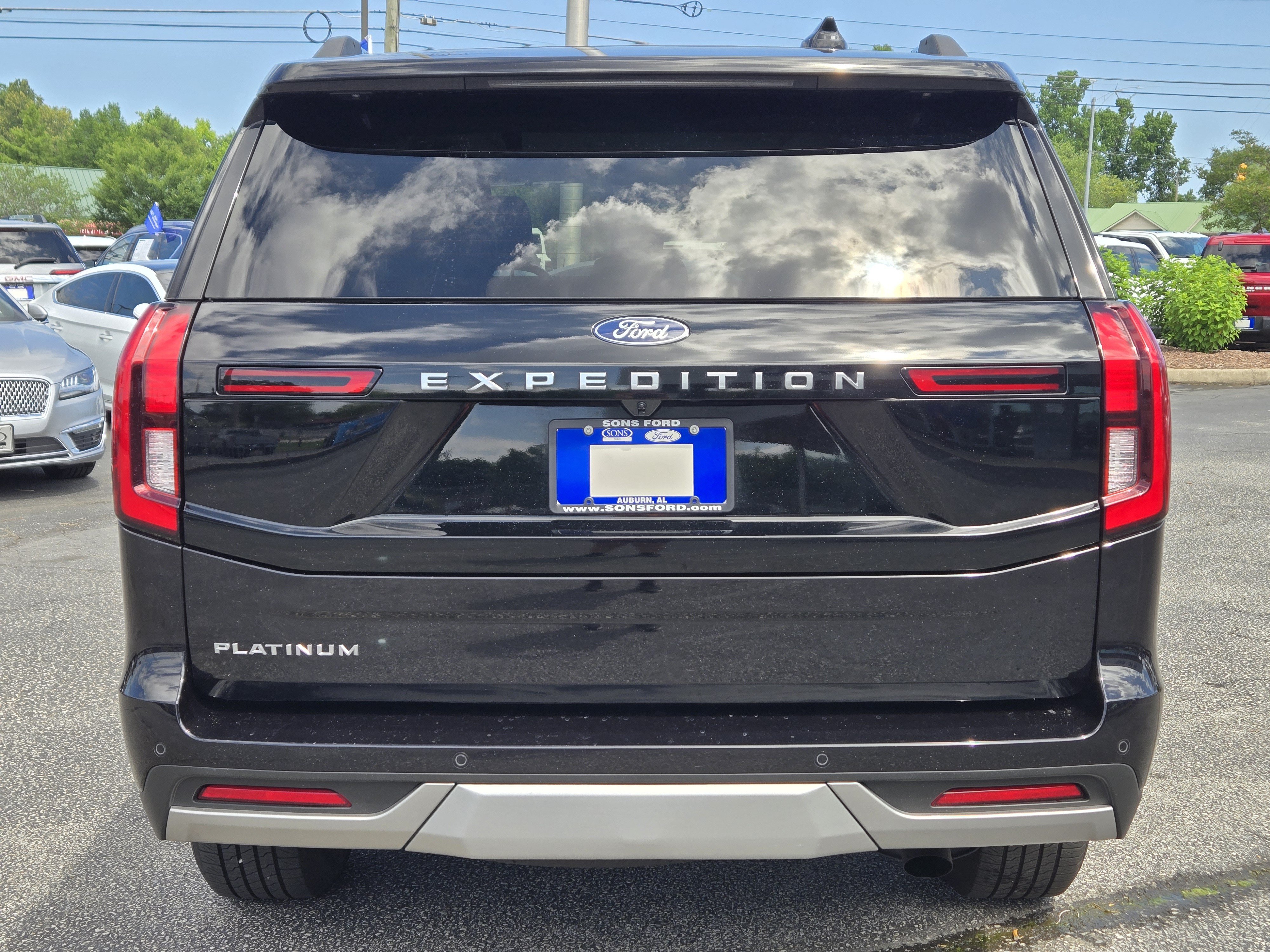 Certified 2025 Ford Expedition Platinum AWD/4WD image 9