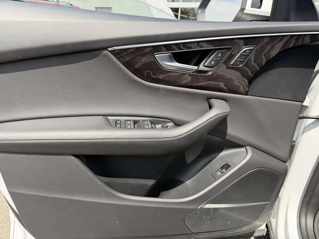 Certified 2023 Audi Q8 Premium Plus w/ Premium Plus Package AWD/4WD image 15