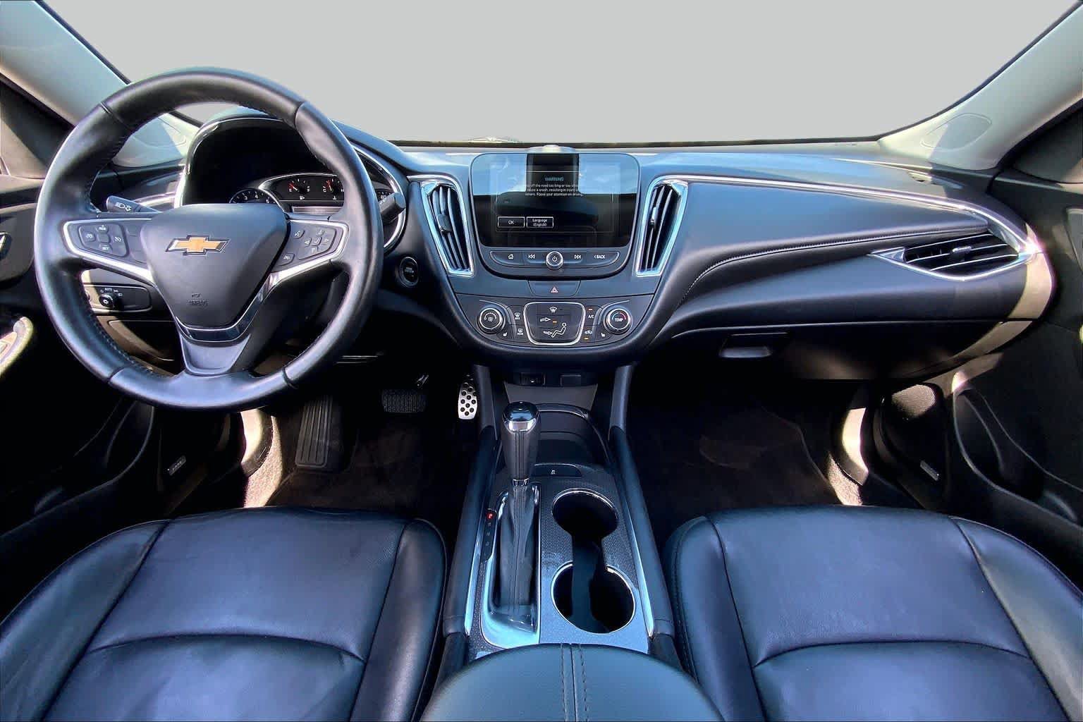 Used 2017 Chevrolet Malibu LT w/ Leather Package FWD image 15
