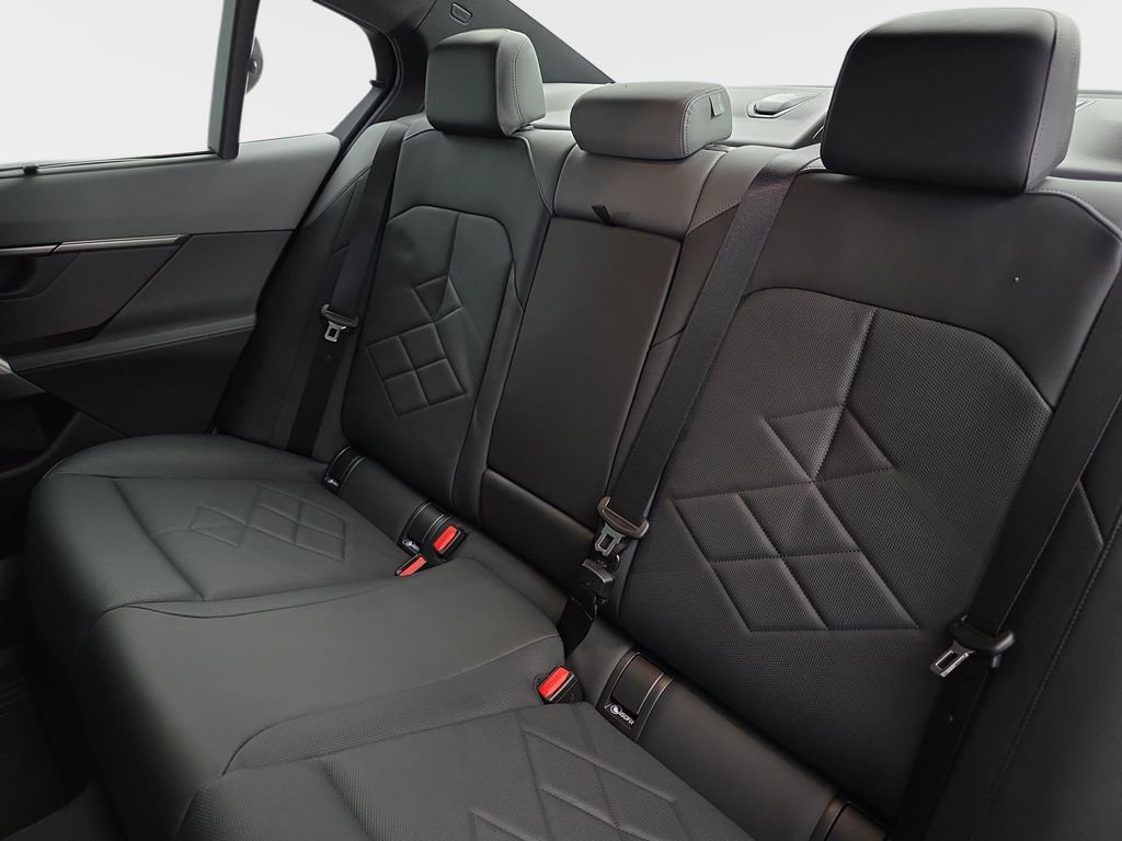 New 2026 BMW 540i xDrive w/ Executive Package image 14