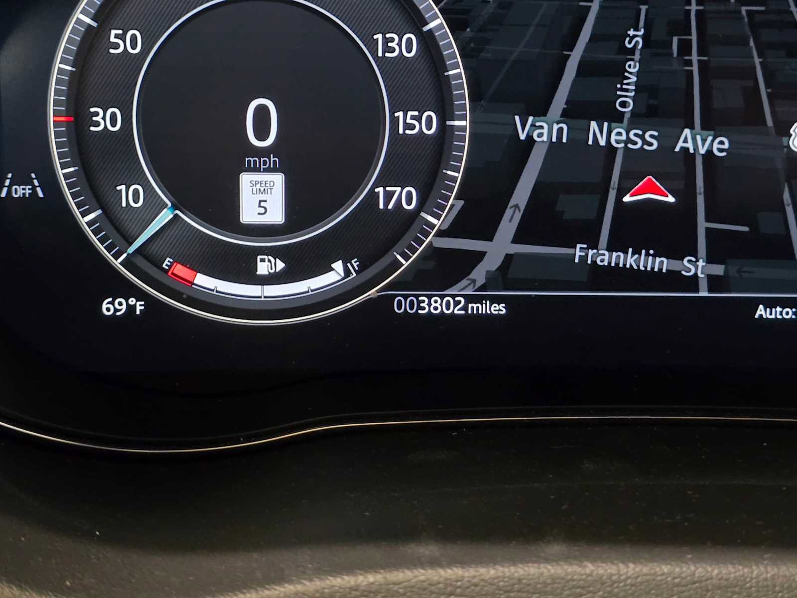 Used 2024 Jaguar E-PACE R-Dynamic SE image 28