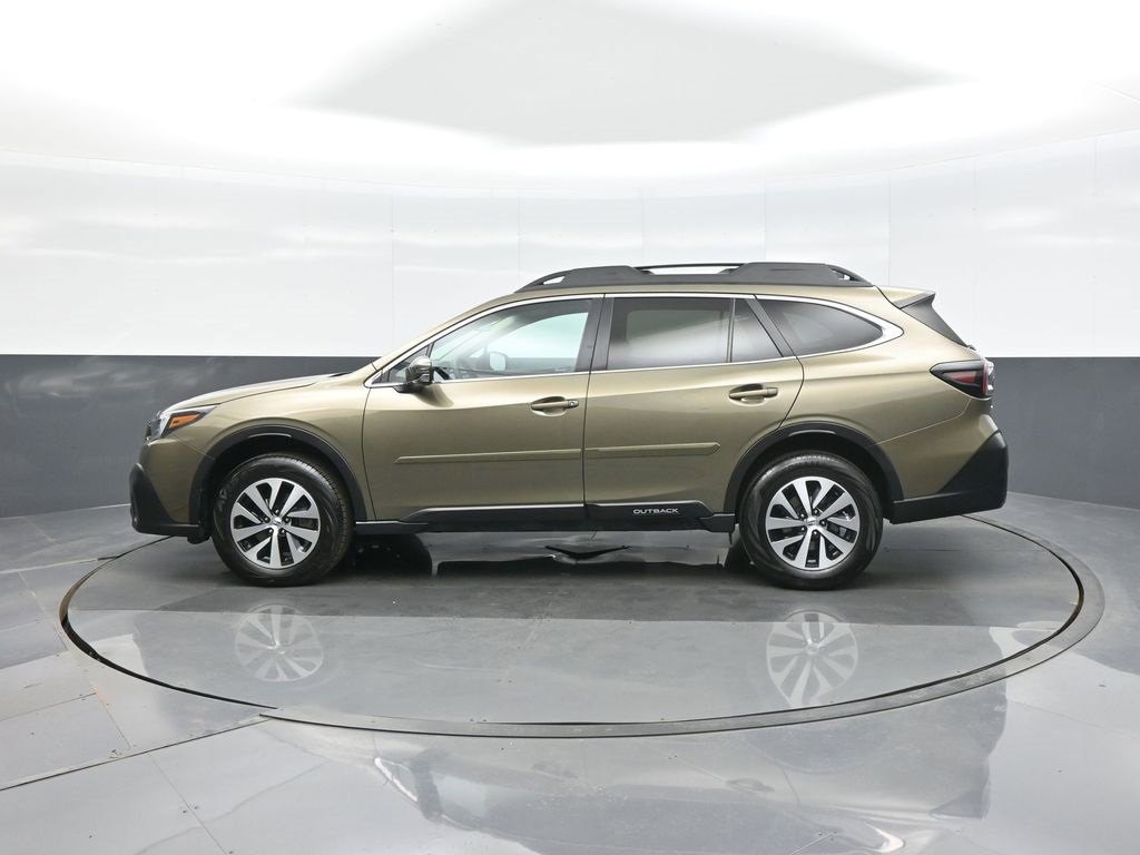 Used 2020 Subaru Outback Premium image 4