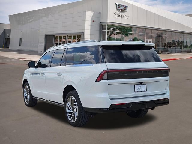 Used 2025 Lincoln Navigator L Reserve image 4