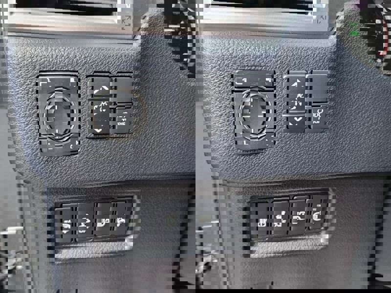 Used 2023 Lexus GX 460 Premium w/ Accessory Package image 30