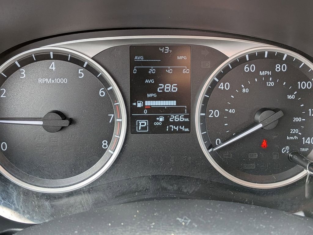 Used 2025 Nissan Kicks Play S image 12