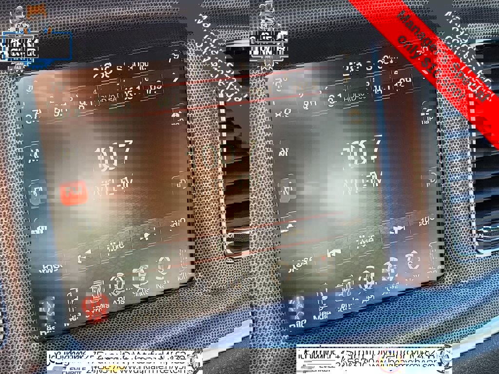 Used 2015 Dodge Charger SXT image 14