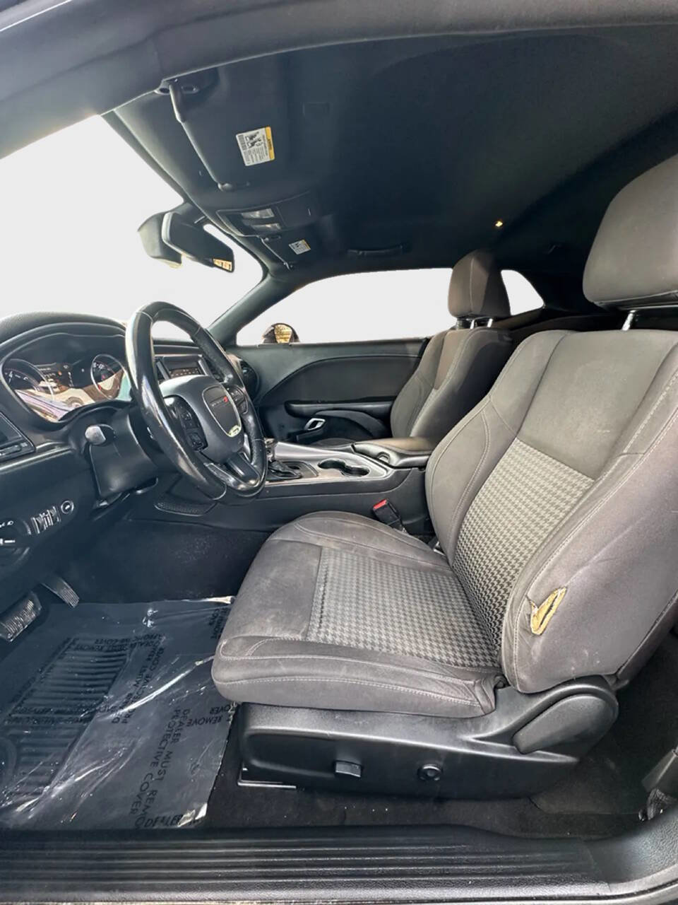 Used 2019 Dodge Challenger SXT image 13