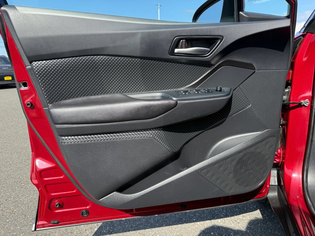 Used 2019 Toyota C-HR LE FWD image 18