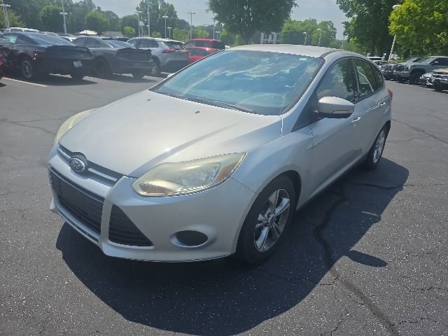 Used 2013 Ford Focus SE w/ SE Winter Pkg FWD image 5
