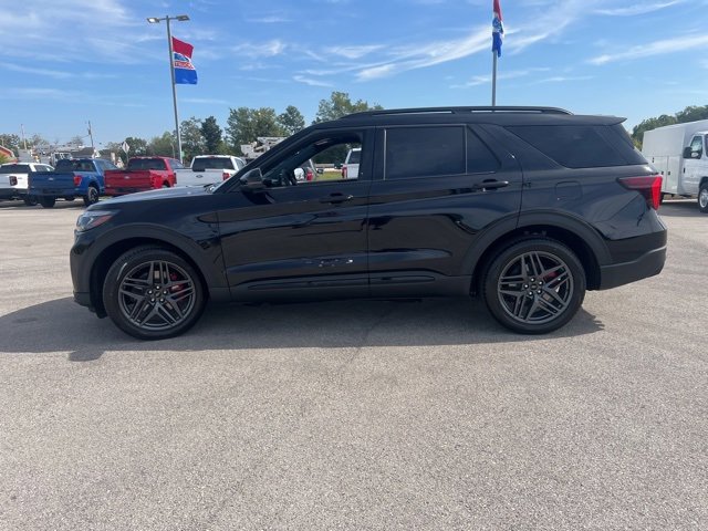 New 2025 Ford Explorer ST image 5