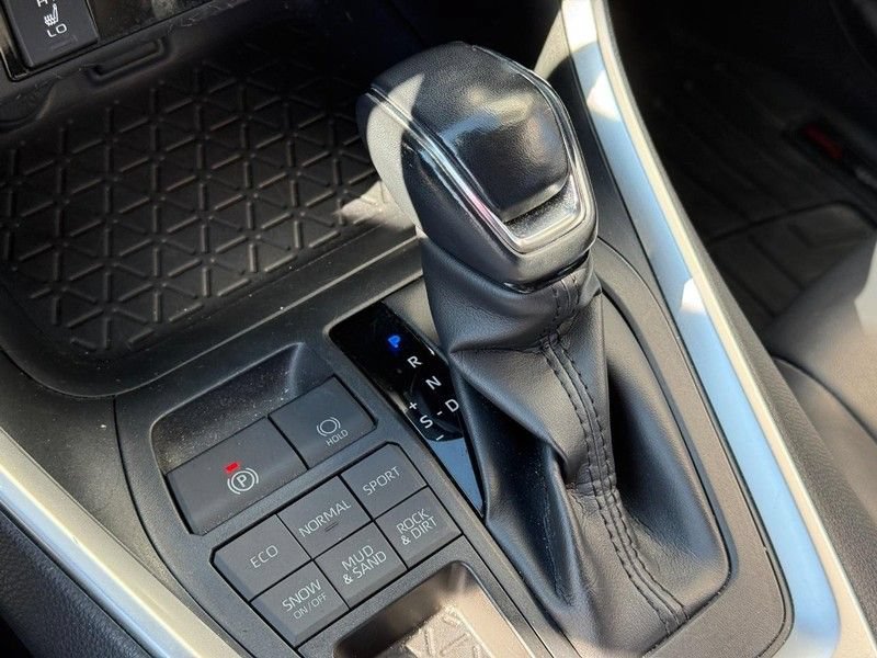 Used 2020 Toyota RAV4 XLE Premium AWD/4WD image 28