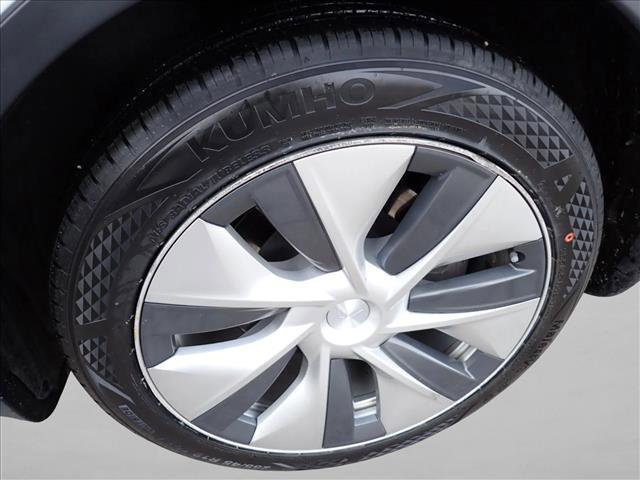 Used 2021 Tesla Model Y Long Range image 7