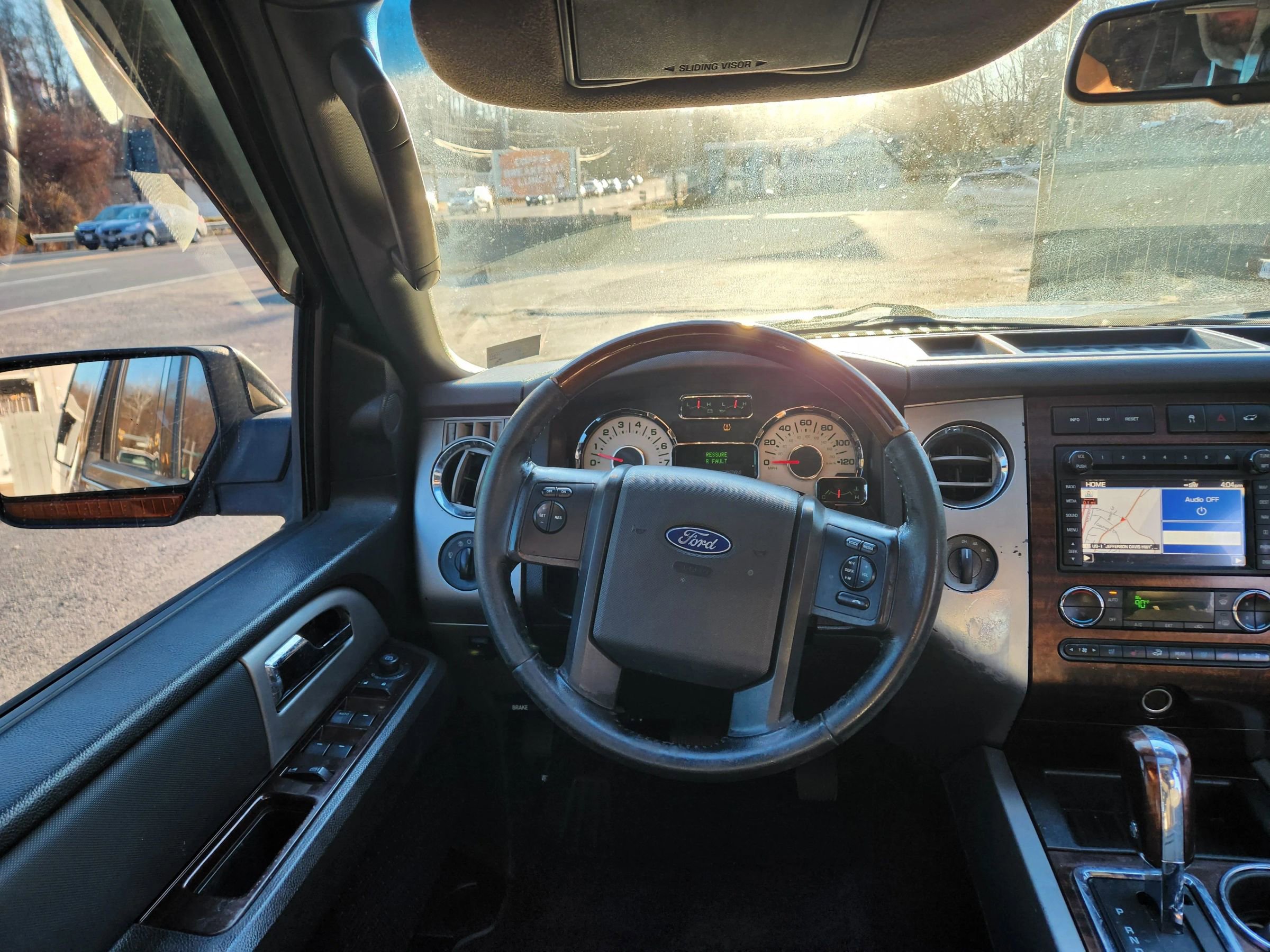 Used 2010 Ford Expedition Limited image 36